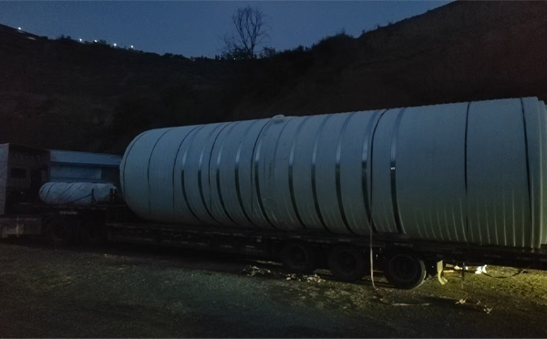 景泰圆桶运输途中